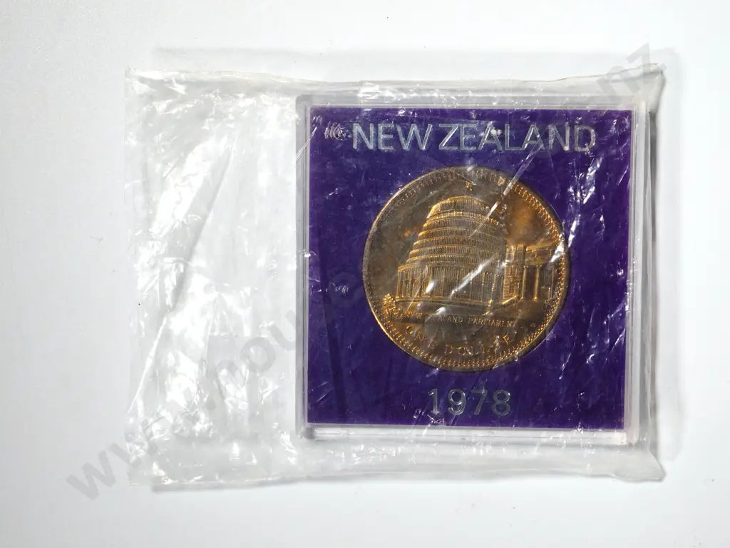 50 x 1978 UNC ONE DOLLAR COINS Image 1++