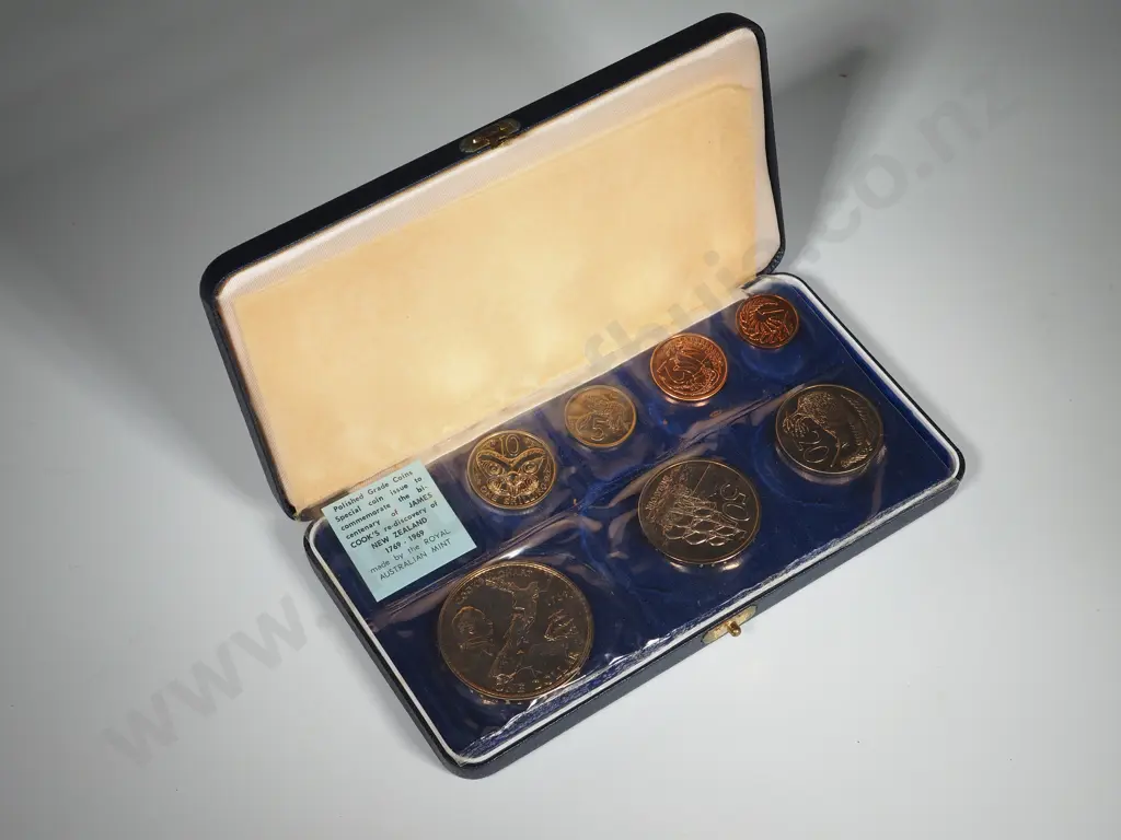 25 X 1969 POLISHED SETS IN PLUSH CASES Image 1++