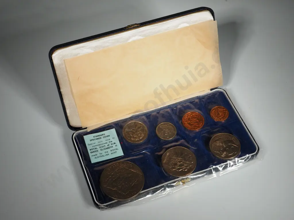 14 X 1968 TO 1970 POLISHED SETS IN PLUSH CASES Image 1++