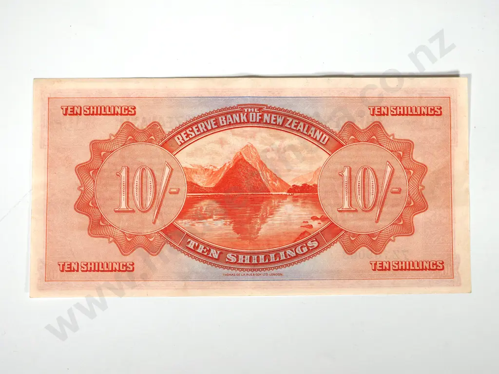 RESERVE BANK OF NEW ZEALAND TEN SHILLINGS 1934 Image 1++
