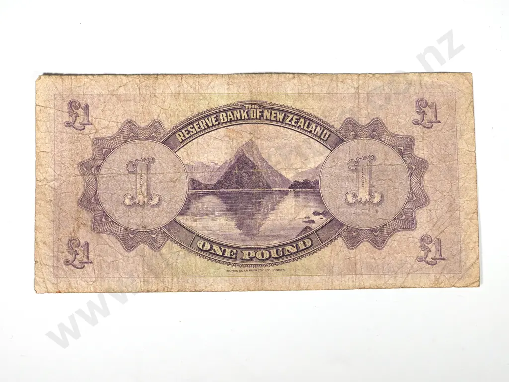 RESERVE BANK OF NEW ZEALAND ONE POUND 1934 Image 1++