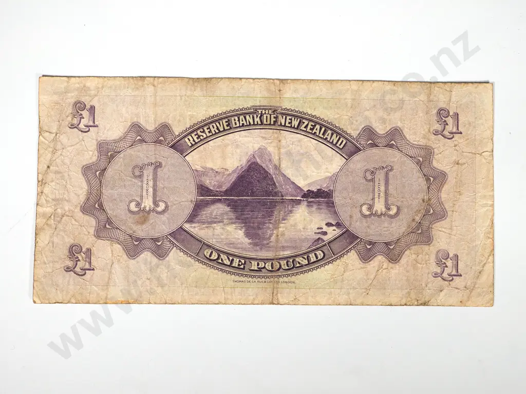 RESERVE BANK OF NEW ZEALAND ONE POUND 1934 Image 1++