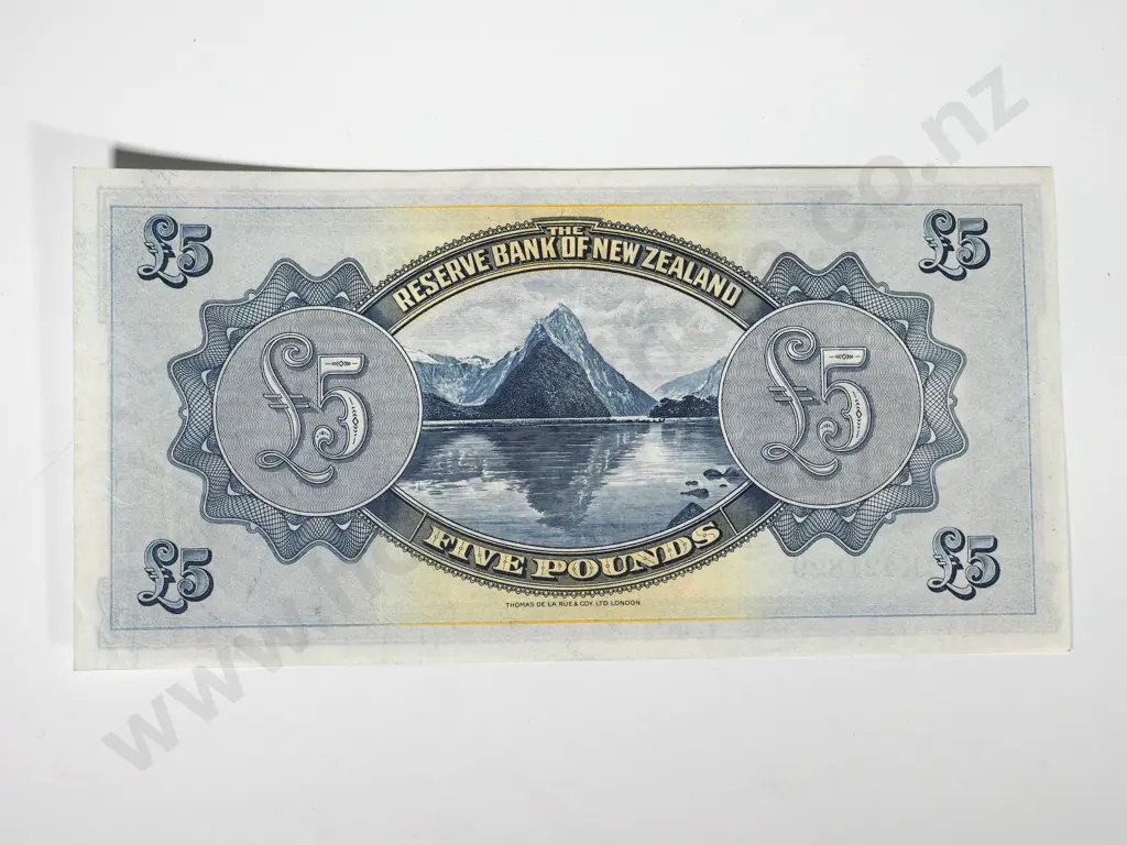 RESERVE BANK OF NEW ZEALAND FIVE POUNDS 1934 Image 1++