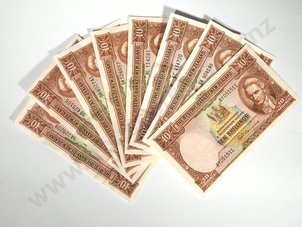 8 X RESERVE BANK OF NEW ZEALAND TEN SHILLINGS FLEMING Image 1++