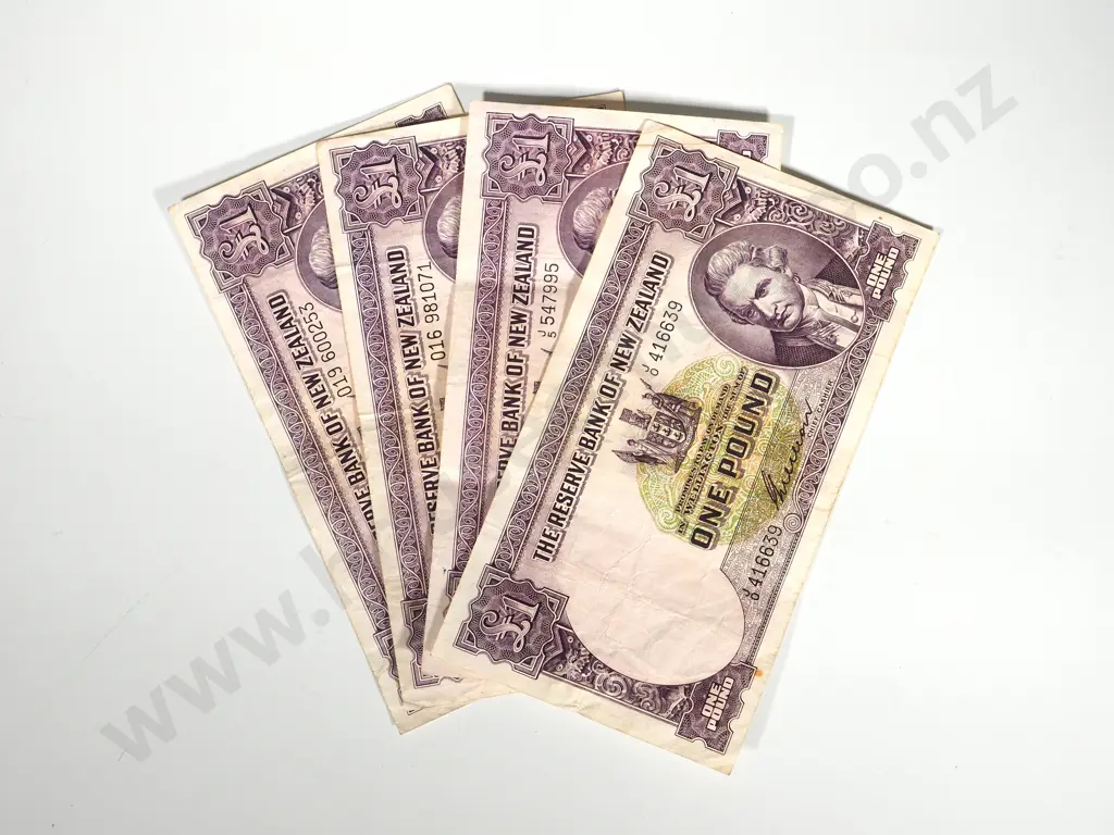 4 X RESERVE BANK OF NEW ZEALAND ONE POUND WILSON Image 1++