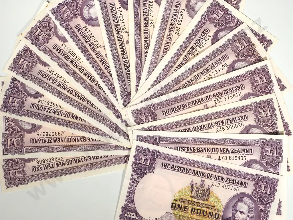 14 X RESERVE BANK OF NEW ZEALAND ONE POUND FLEMING Image 1++