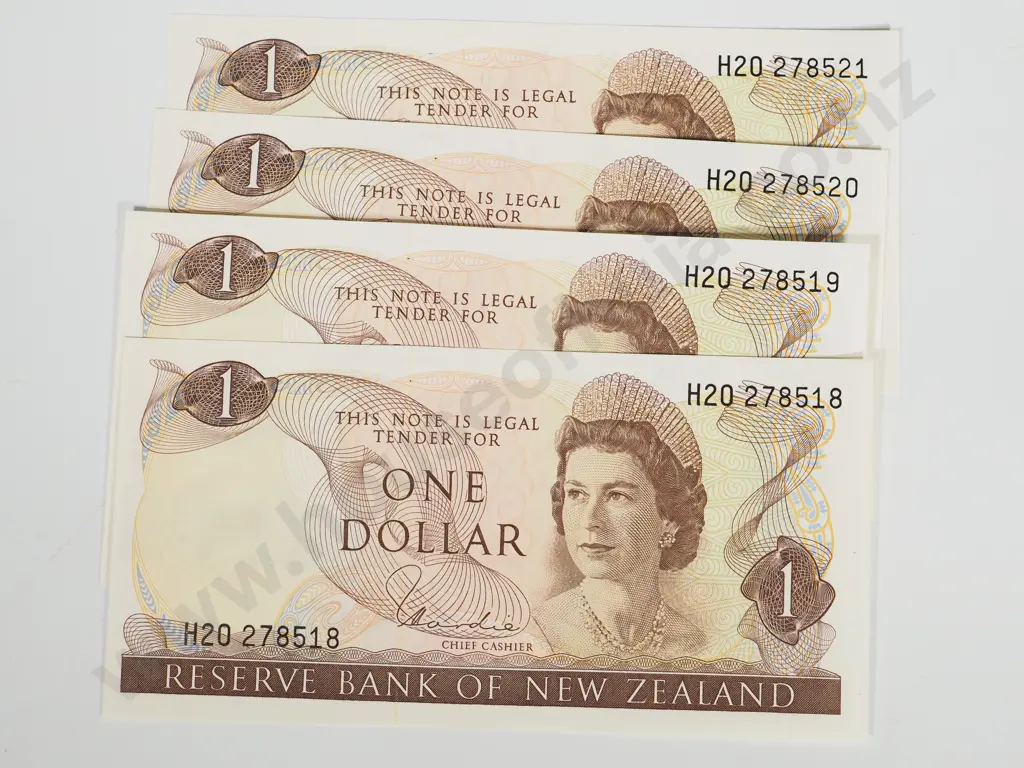 4 X CONSEC RESERVE BANK OF NEW ZEALAND ONE DOLLAR HARDIE T1 UNC Image 1++