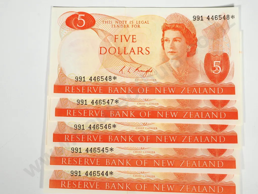 5 X CONSEC RESERVE BANK OF NEW ZEALAND FIVE DOLLARS KNIGHT STAR UNC Image 1++