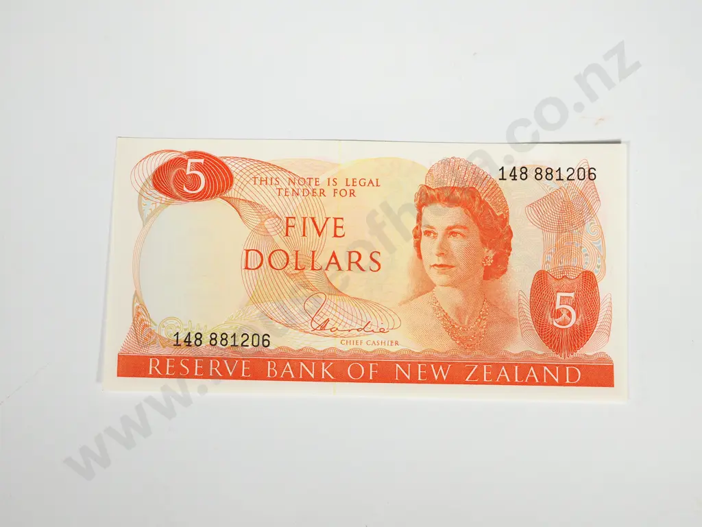RESERVE BANK OF NEW ZEALAND FIVE DOLLARS HARDIE T1 UNC Image 1++