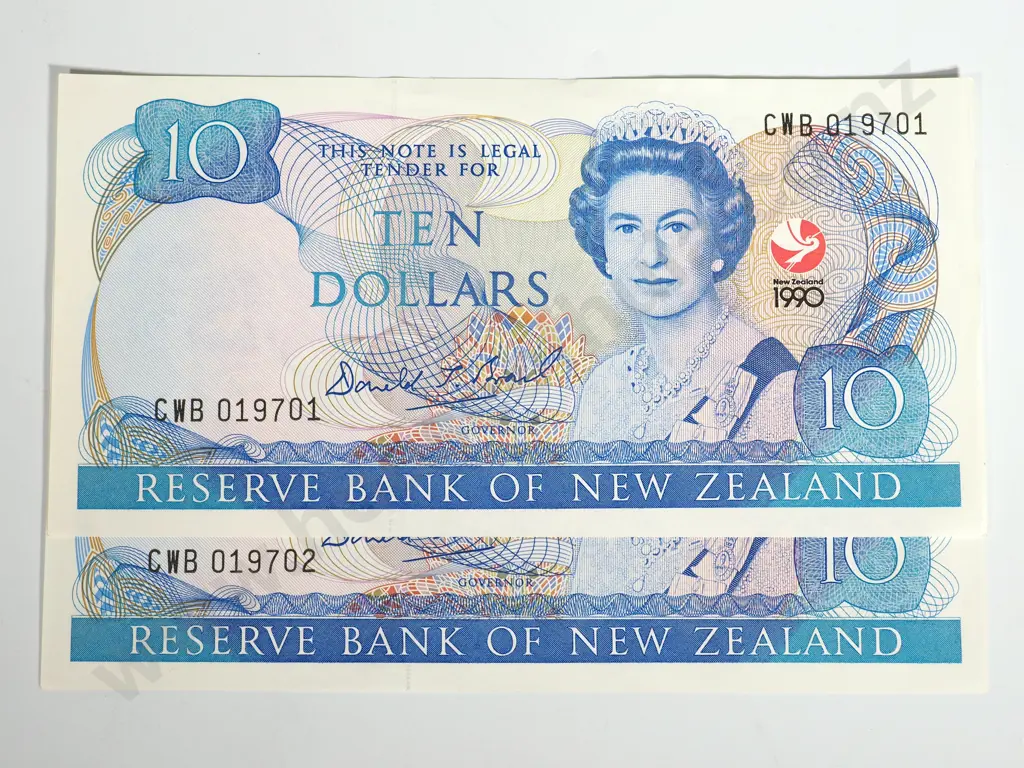 2 X CONSEC RESERVE BANK OF NEW ZEALAND TEN DOLLARS BRASH 1990 A.UNC Image 1++