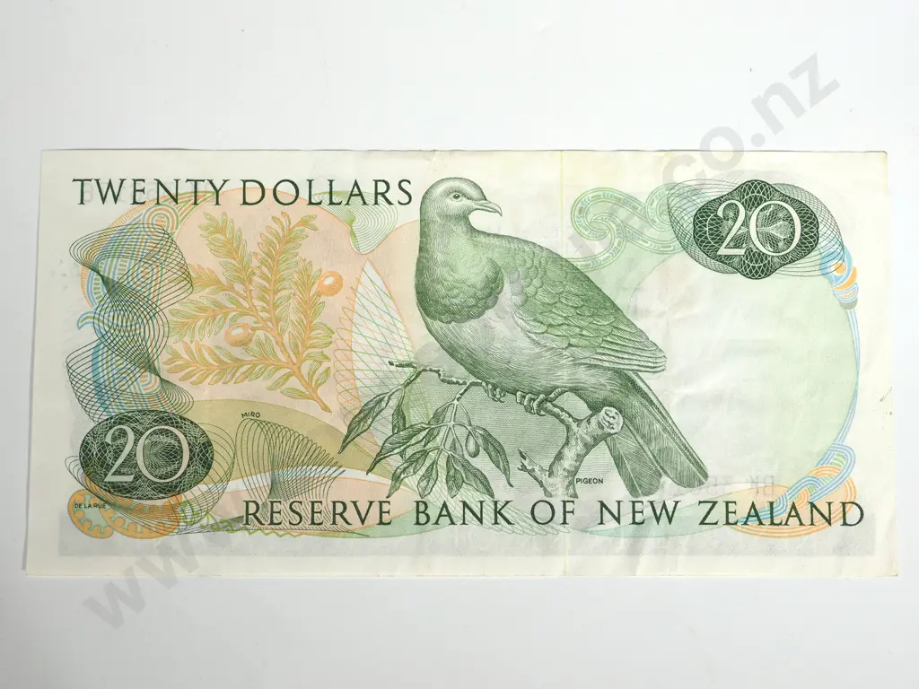 2 X CONSEC RESERVE BANK OF NEW ZEALAND TWENTY DOLLARS WILKS VF Image 1++