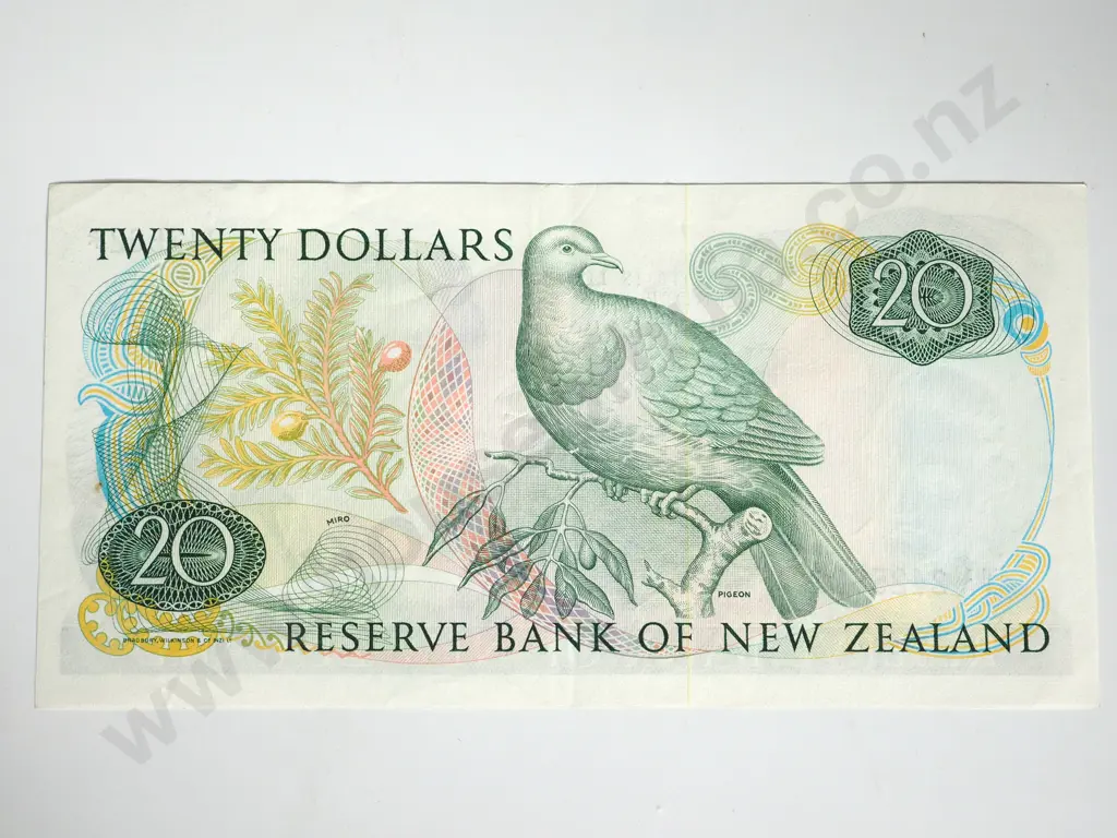 RESERVE BANK OF NEW ZEALAND TWENTY DOLLARS STAR HARDIE T2 A.UNC Image 1++