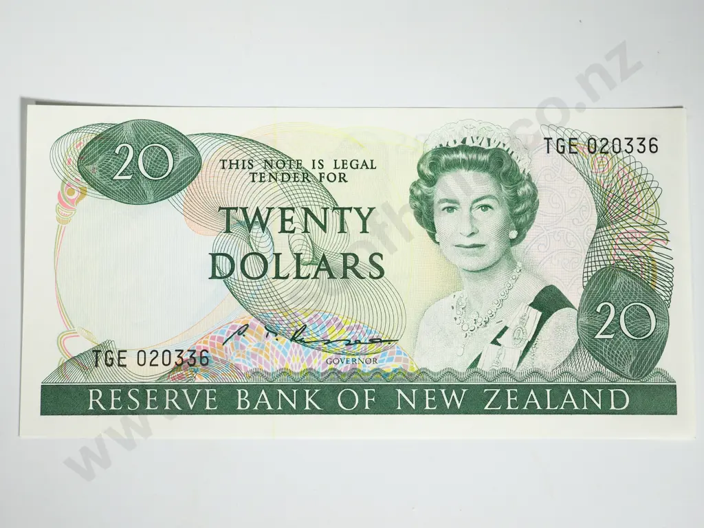 RESERVE BANK OF NEW ZEALAND TWENTY DOLLARS RUSSELL UNC Image 1++