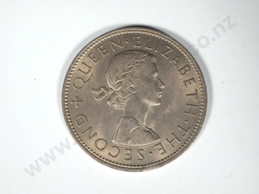 50 X 1961 HALFCROWNS AVE Image 1++