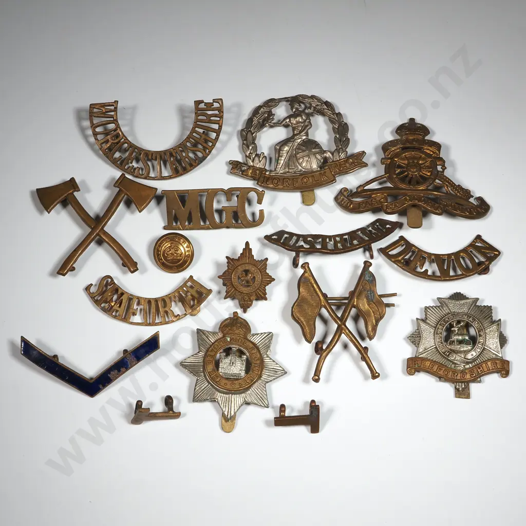 Assorted Lot of WW1 Military Badges  Image 1++
