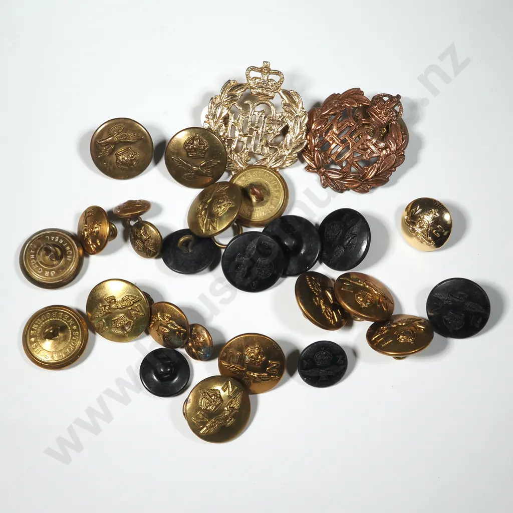 Miscellaneous NZAF Buttons. Image 1++