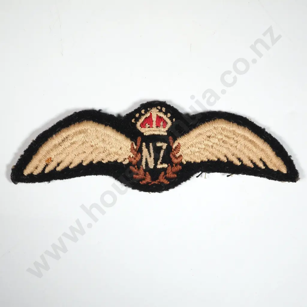 WWII RNZAF Padded Pilot Wings. Image 1++