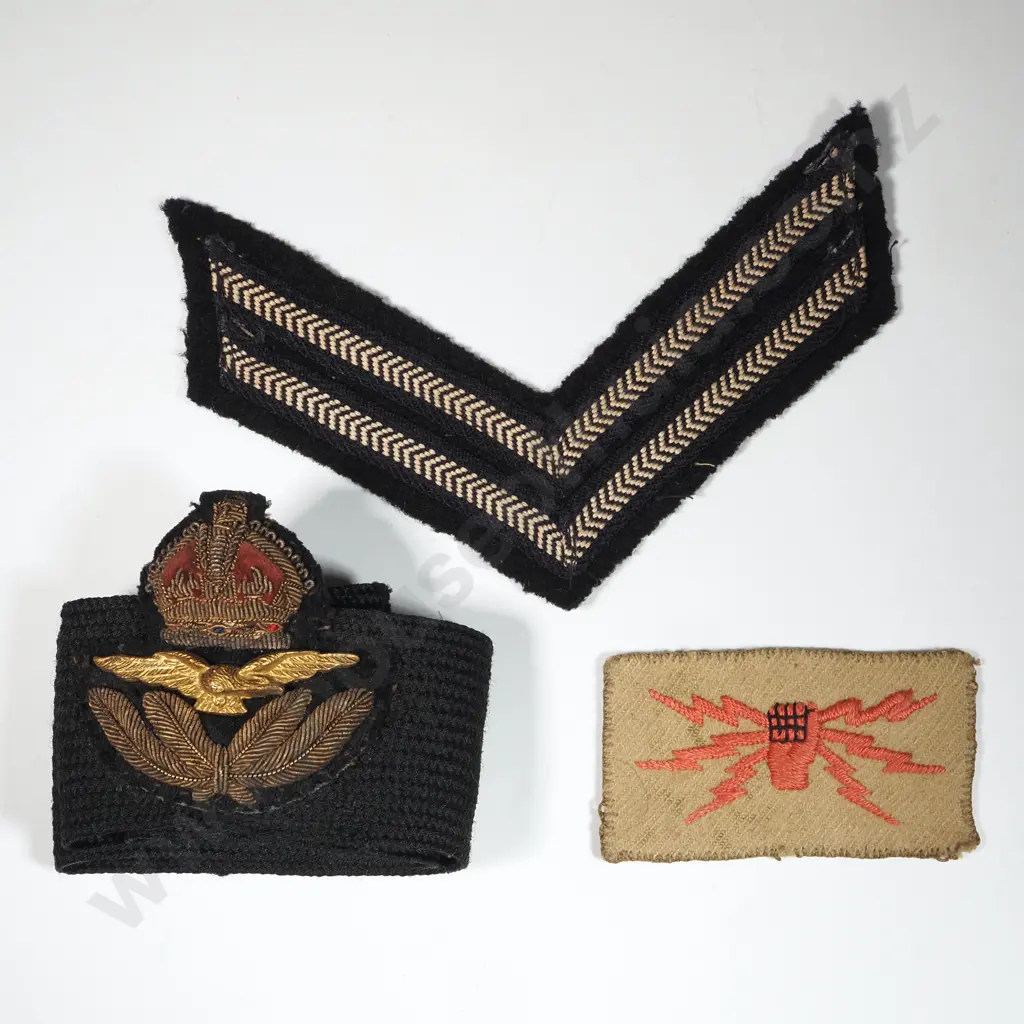 RNZAF Hat Band, Chevron & Patch. Image 1++