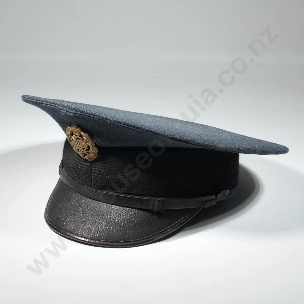 RNZAF Hat 1952 w Badge. Image 1++