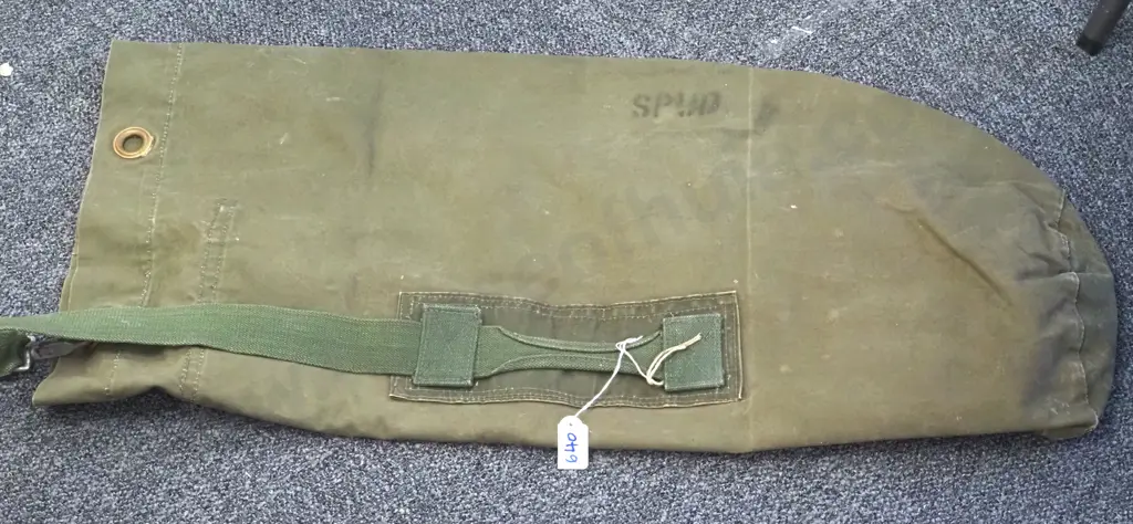 NZ Military Kit Bag Vietnam Period. Image 1++