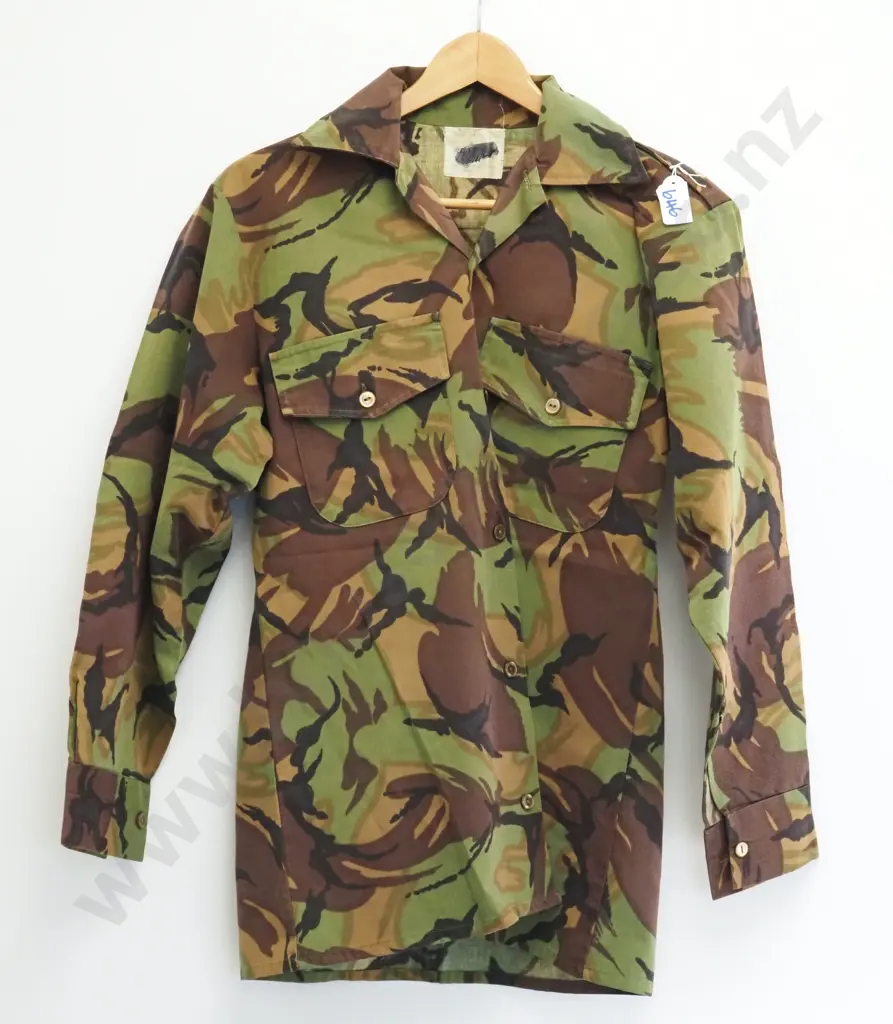 New Zealand Camouflage Shirt. Size 38. Image 1++