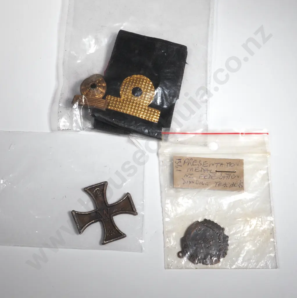 Assorted Lot of Miscellaneous Medal, Badge & Patch. Image 1++