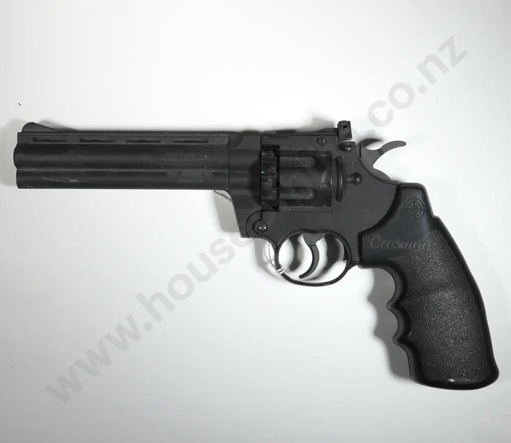 Crosman Revolver Style  357 Pellet  Air Pistol US Patent NO 4 422 433. Image 1++