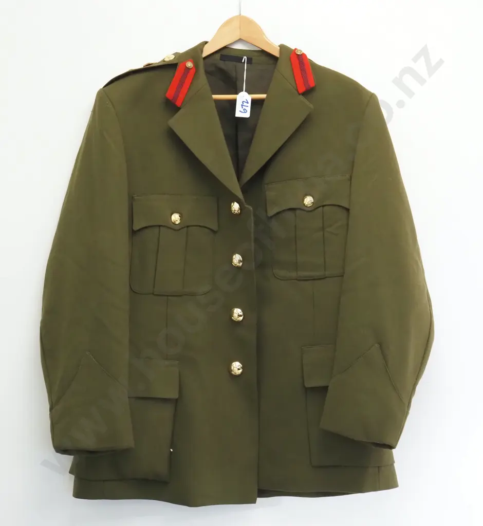 NZ Defence Officers Jacket w  Gorget Patches - Size 15R. Image 1++