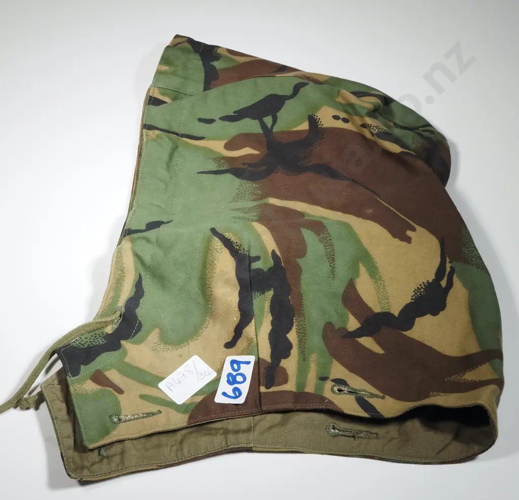 1980 NZ Defence Camo Parka Hood. Image 1++