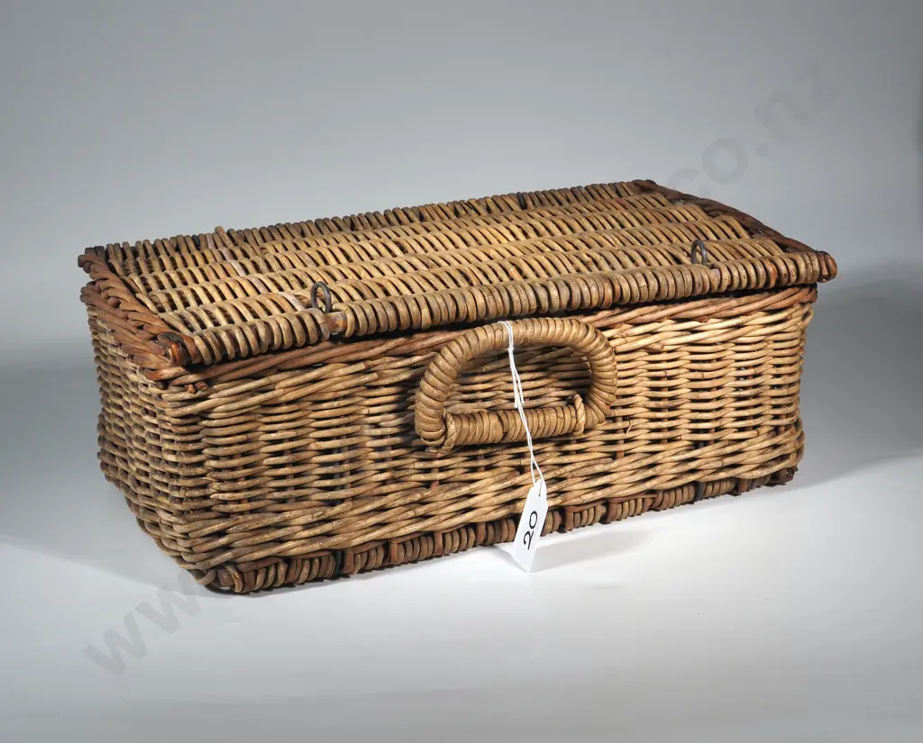 Small Wicker Picnic Basket  Image 1++