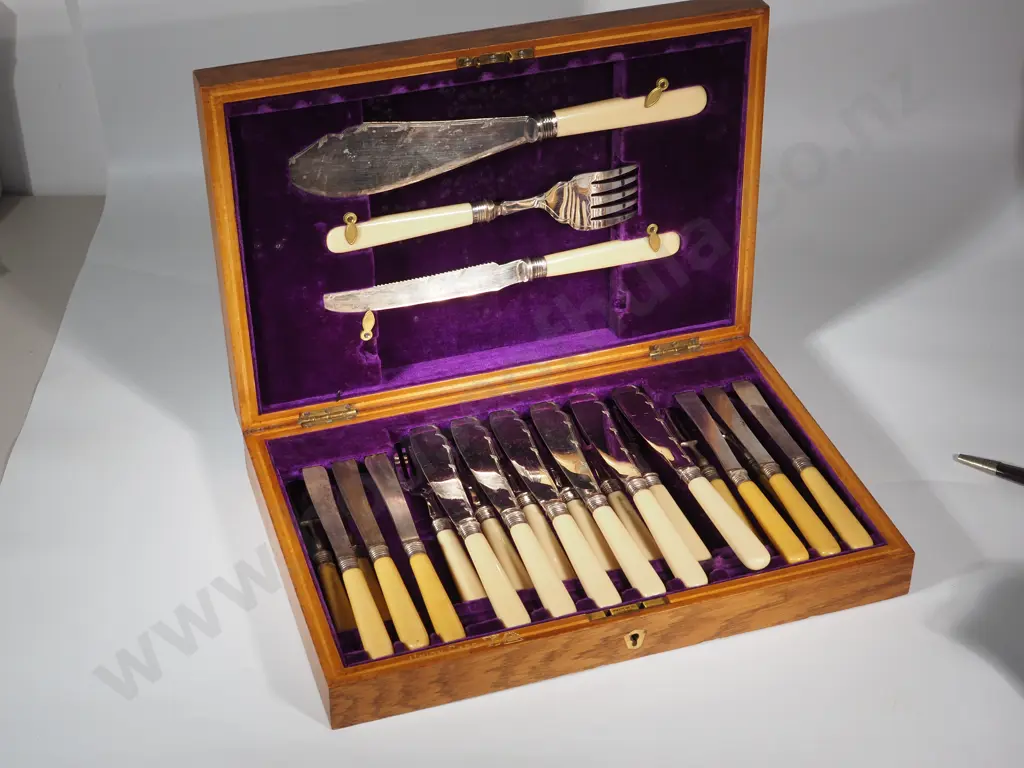 Oak Cutlery Box Containing Fish Knives & Forks & Fruit Knives & Forks. Some Items Missing Image 1++