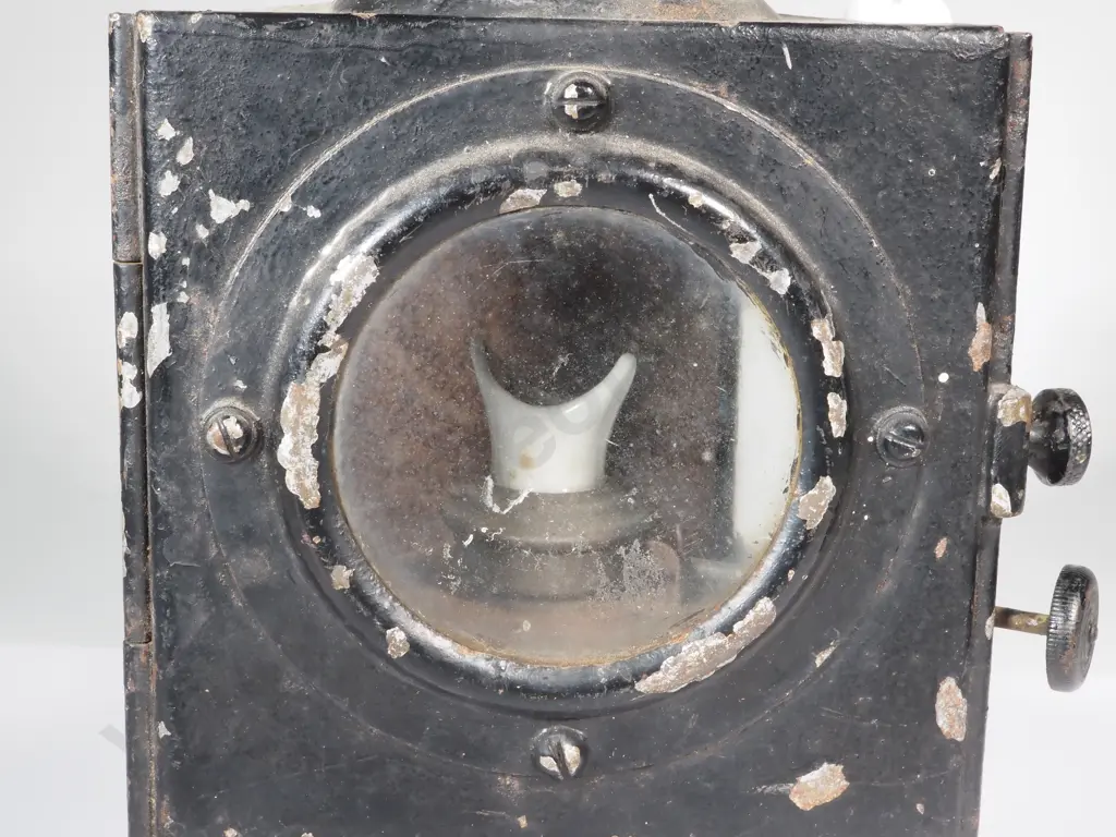 Kerosene Railway Lamp Image 1++