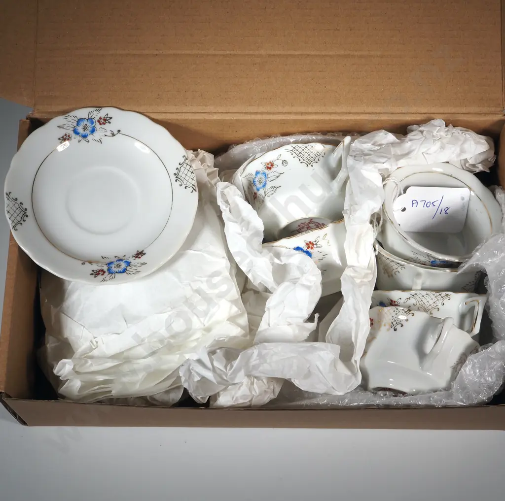 Vintage Japanese Demi-tasse Tea Set Comprising Six Cups & Saucers Image 1++