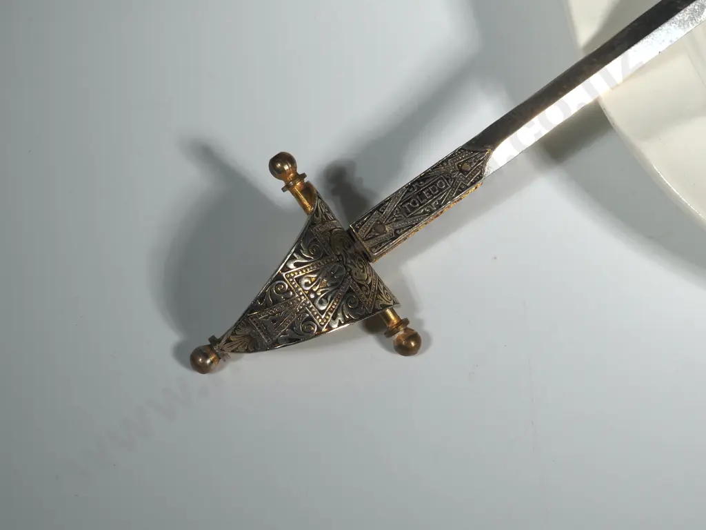 Wedgwood Coronation Queen Elizabeth II Mug & Ashtray, Souvenir Of Munich Musical Mug &  A Folkart Horse Drawn Cart Image 1++