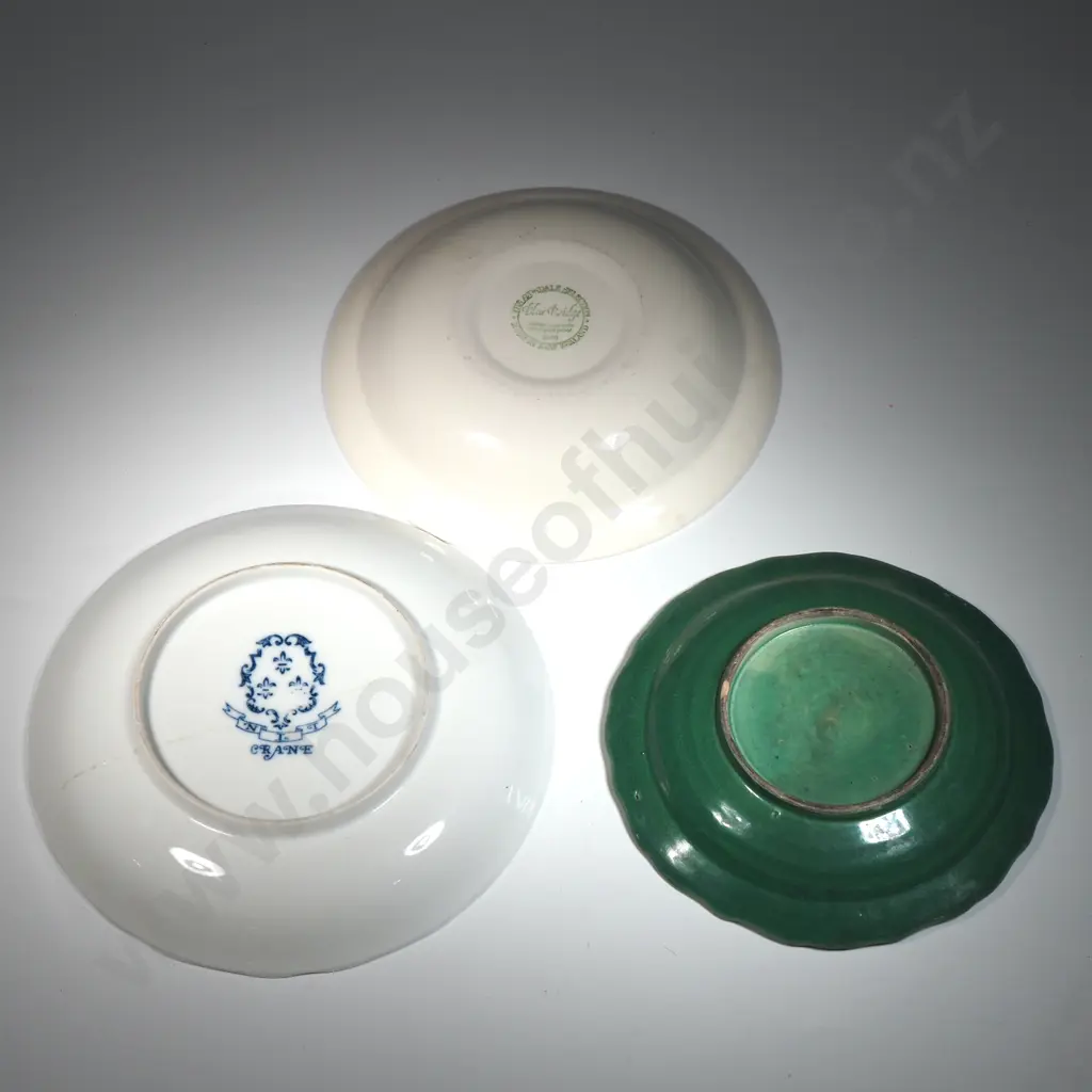 Three Various Plates, One Green Majolica Plate, Crown Lynn Avondale selection Blue Bridge plate Made in New Zealand Image 1++