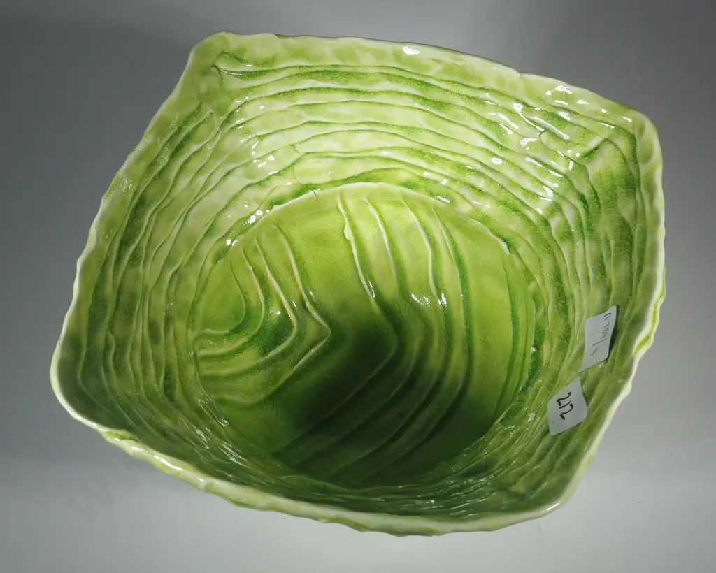 Bright Green Pottery Bowl On Three Shell Feet Image 1++