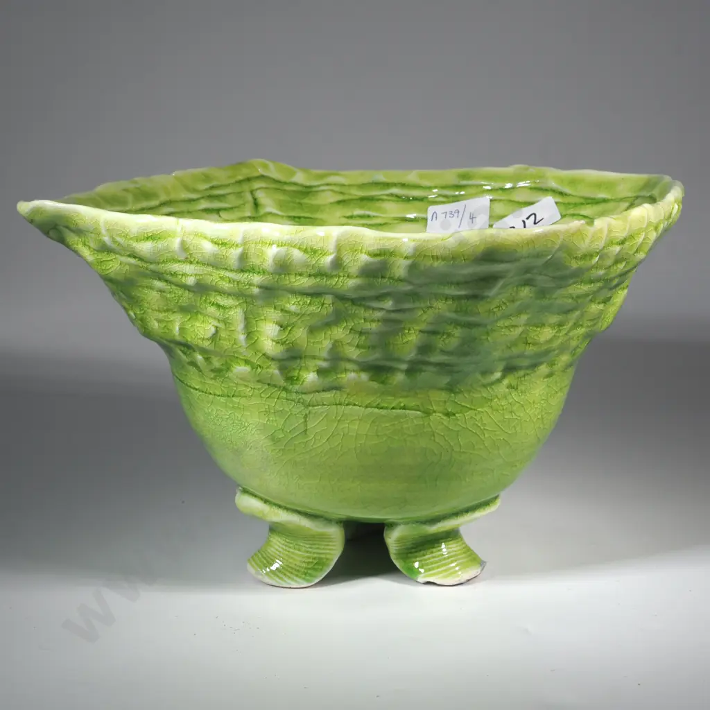 Bright Green Pottery Bowl On Three Shell Feet Image 1++
