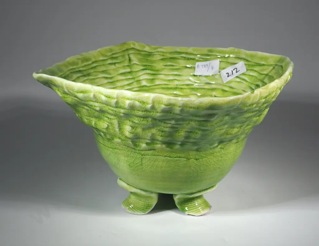Bright Green Pottery Bowl On Three Shell Feet Image 1++