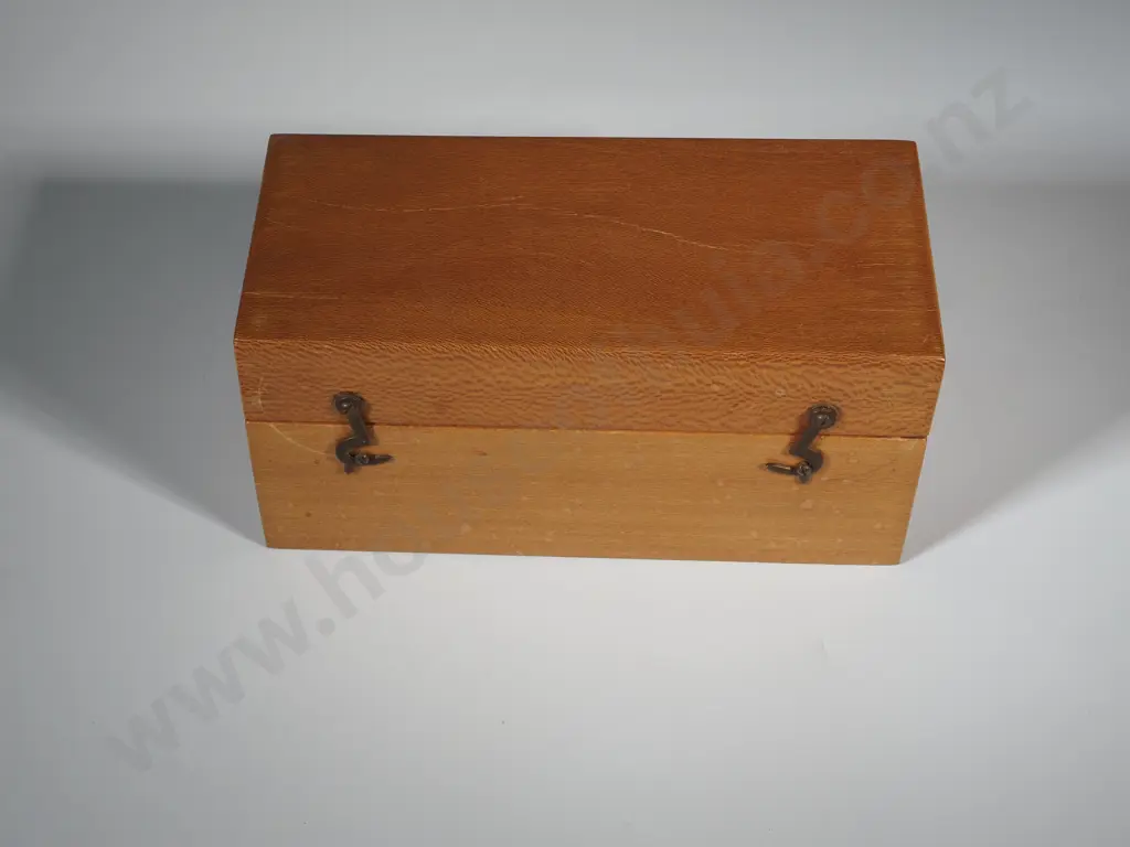 Wooden Boxed Set of  Brass Weights 1 - 500gms. Image 1++