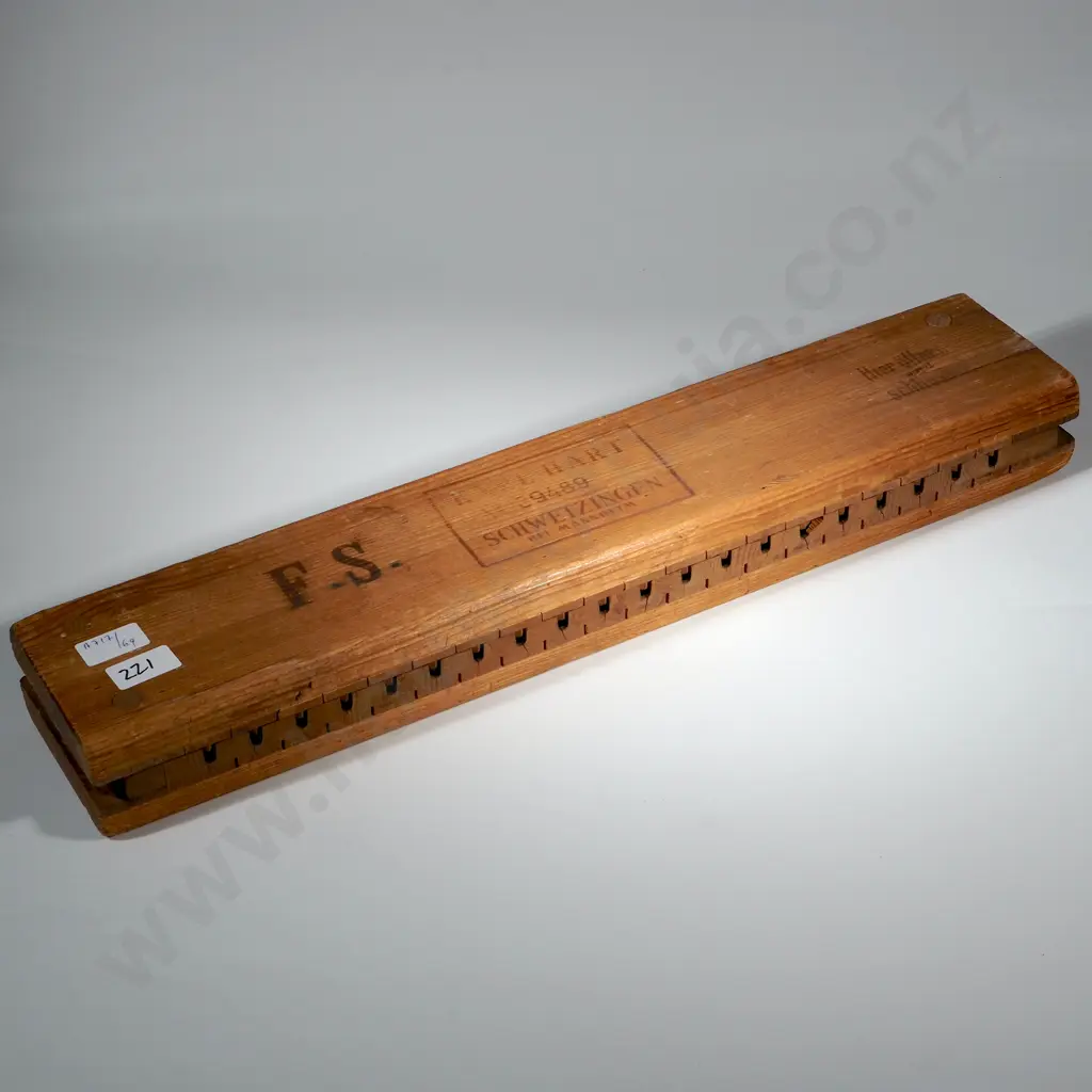 Vintage Wooden Cigar Mould. Image 1++
