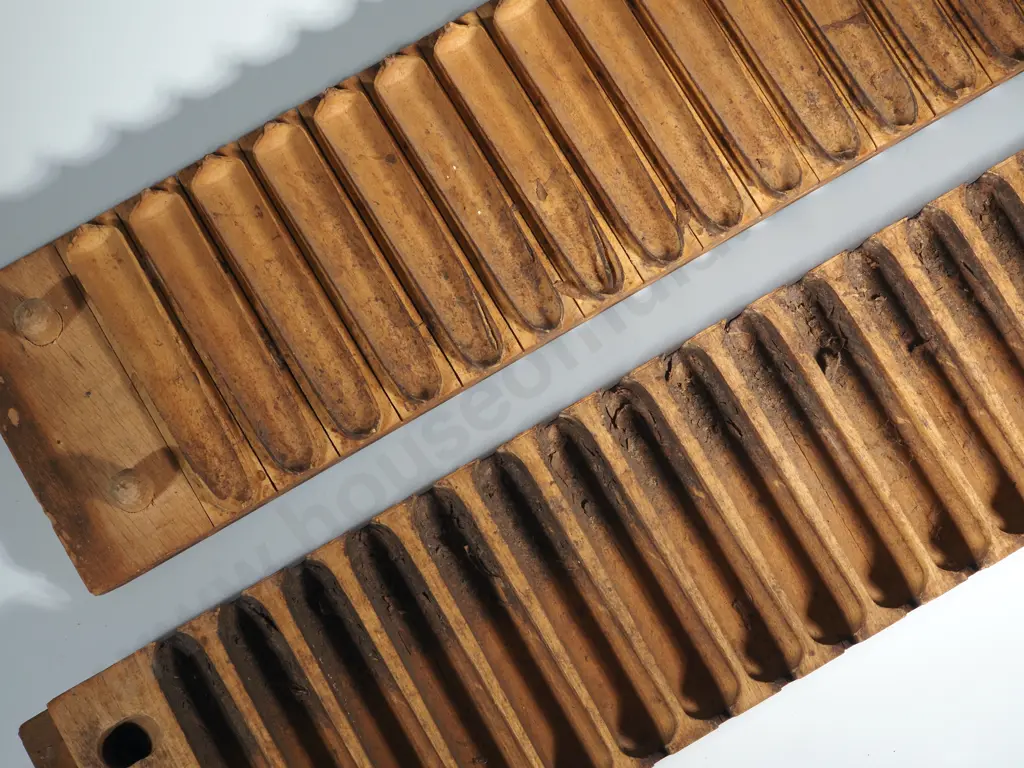 Vintage Wooden Cigar Mould. Image 1++