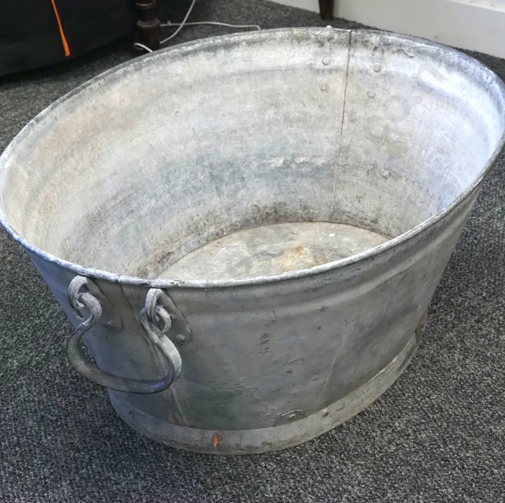 Vintage Galvanised Baby's Bath with Handles. Image 1++