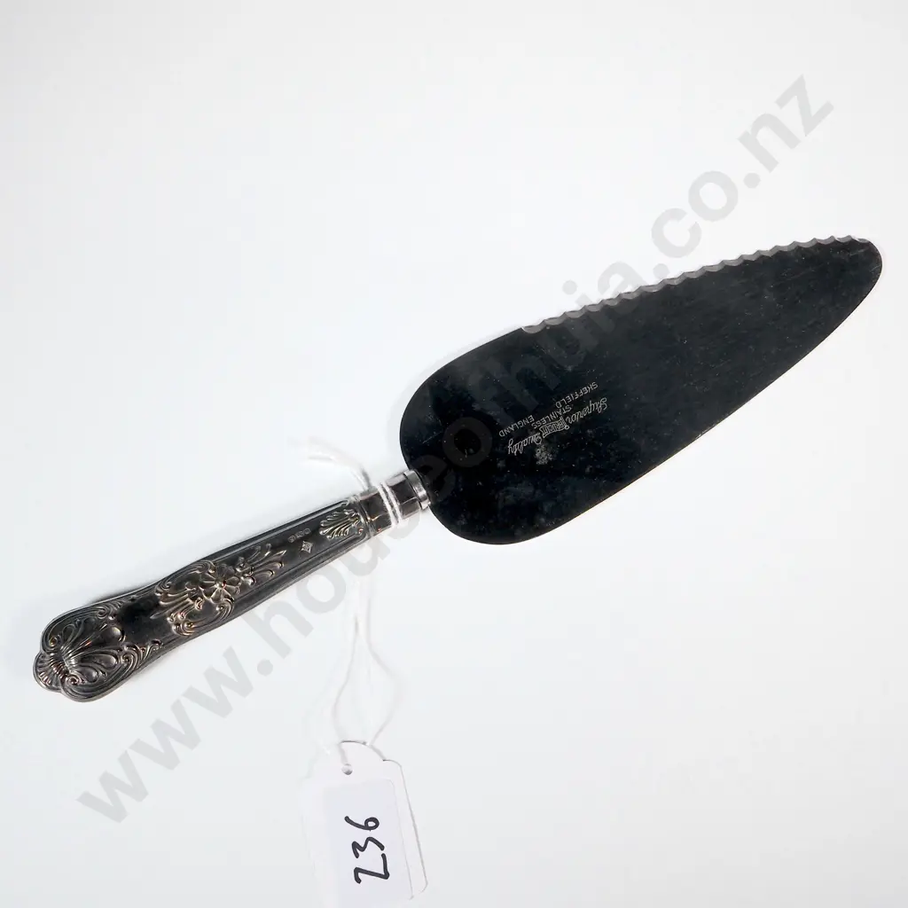 Cake Slice With Sterling Silver Handle In The Kings Pattern. Sheffield 1960 Image 1++