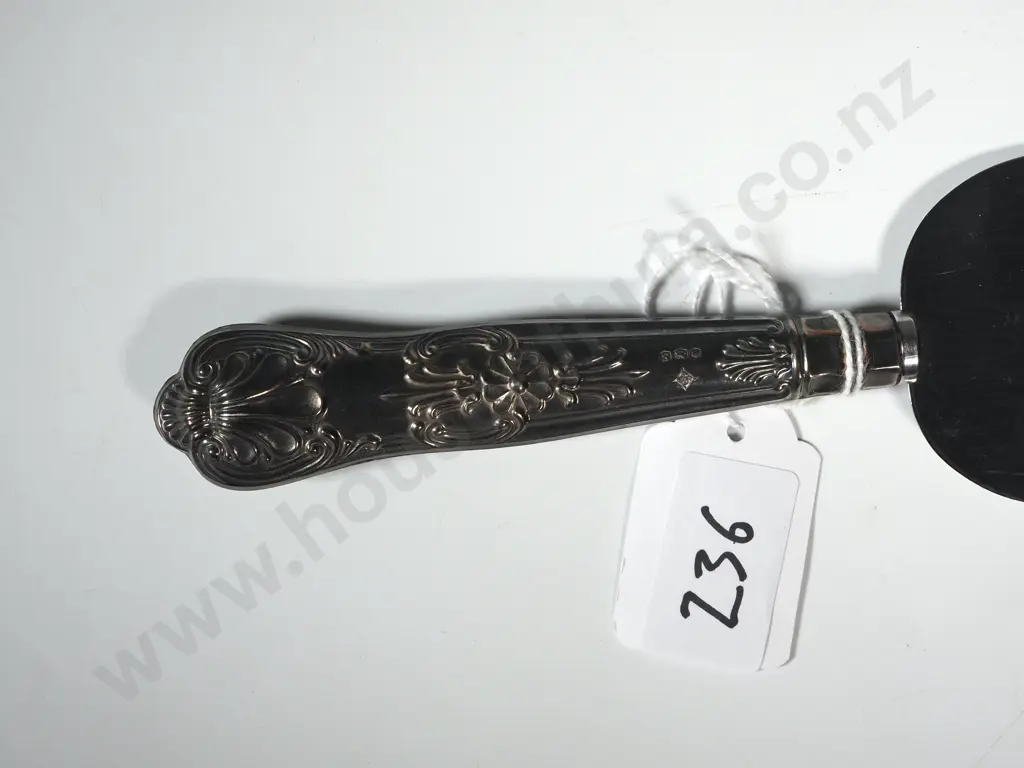 Cake Slice With Sterling Silver Handle In The Kings Pattern. Sheffield 1960 Image 1++