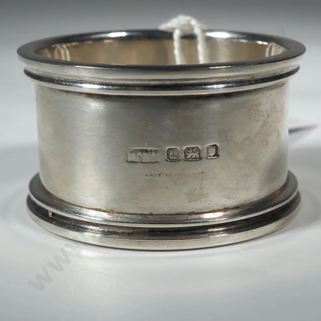 Sterling Silver Serviette Ring with Plain Body &  Inscribed "Carolyn". London 1946 Image 1++