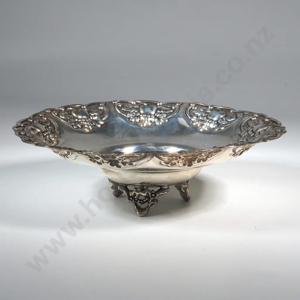 Ept Xeipos Bowl 925 Silver Bowl On Three Legs. The Rim Of The Bowl Embossed With Apples & Grapes  Image 1++