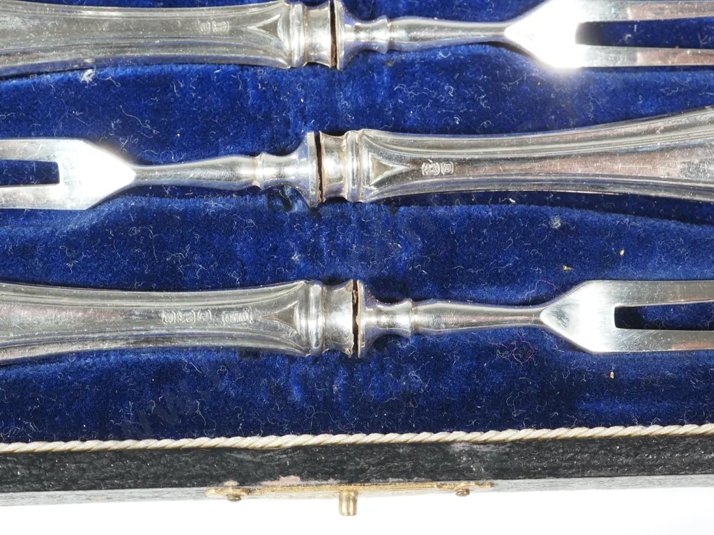 Box Set Of Six Sterling Silver Fruit Or Dessert Forks. Sheffield 1906 Image 1++
