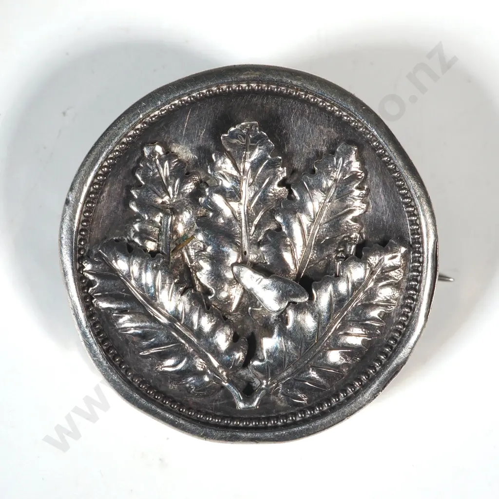 Sterling Silver Circular Brooch With Embossed Leaf Decoration  Image 1++