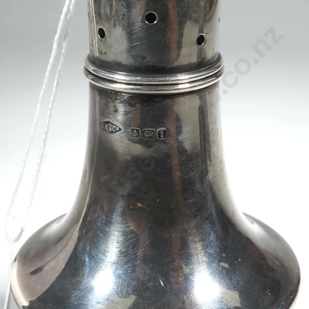 Sterling Silver Icing Sugar Shaker/Muffineer. Birm 1808 Image 1++