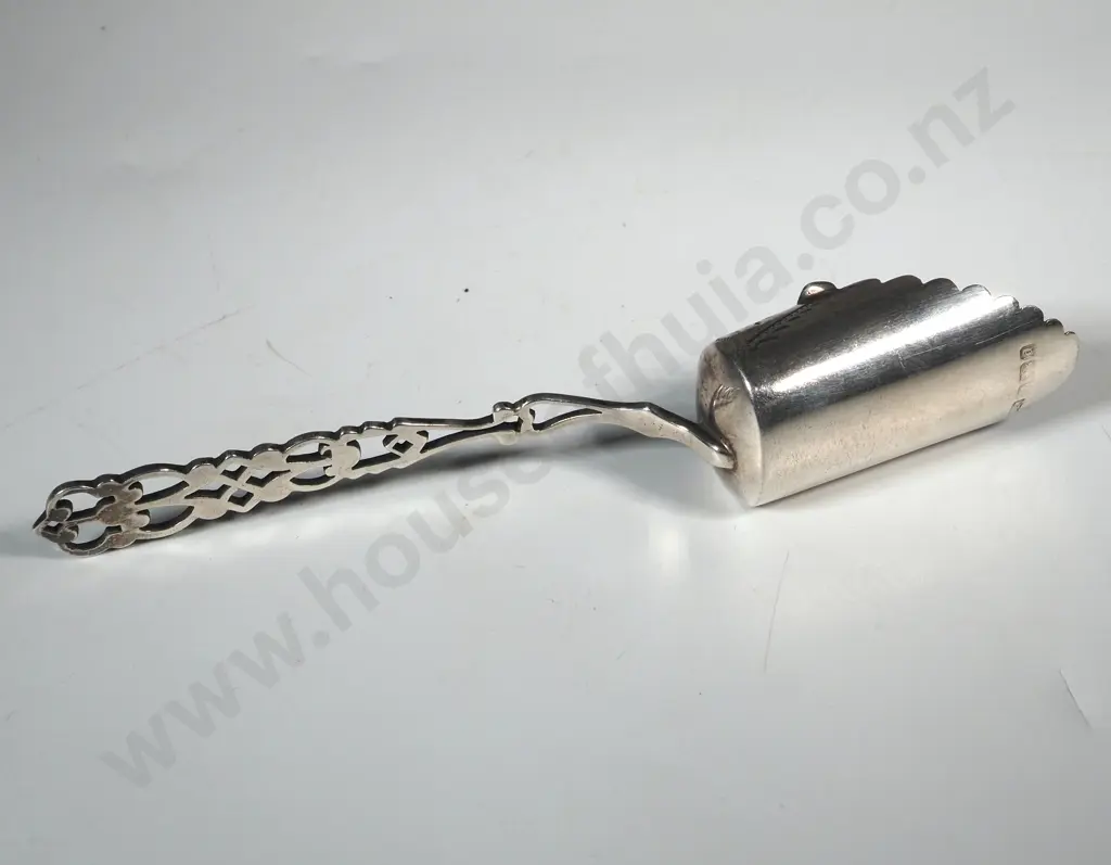 Sterling Silver Tea Caddy Spoon With Engraved Bowl & Pierced Handle. Image 1++